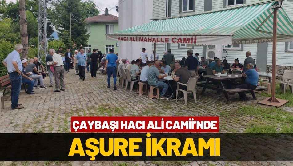 Çaybaşı Hacıali Camii'nde Namaz Sonrası Aşure İkramı