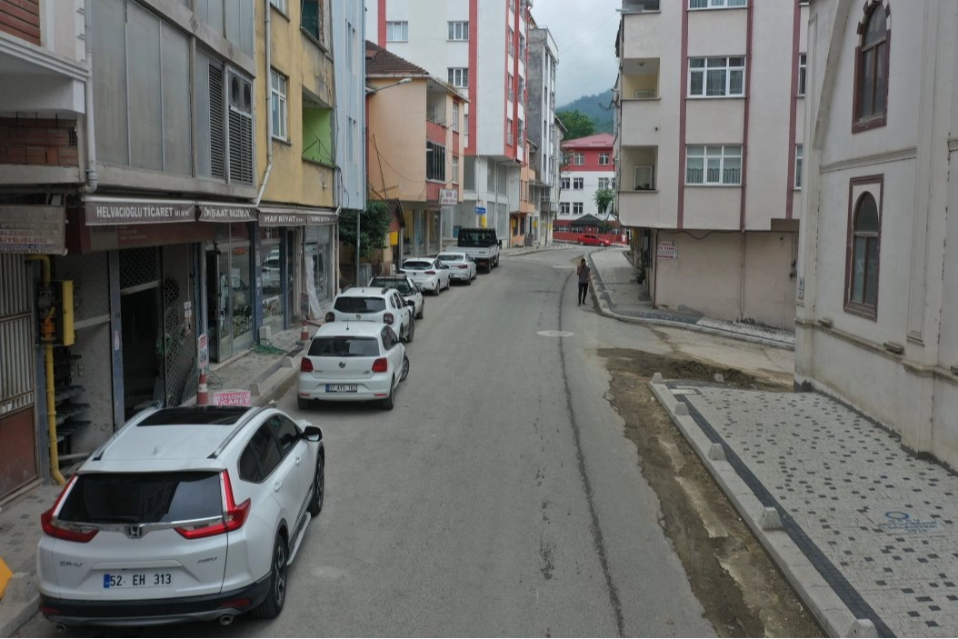 Kumru Karacalı’da Üstyapı Yenileniyor